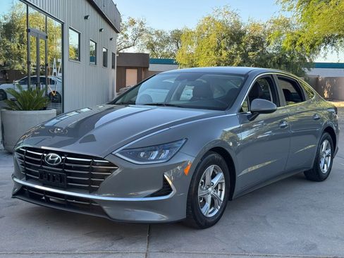 Used 2021 Hyundai Sonata SE FWD image 2