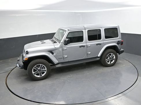 Used 2020 Jeep Wrangler Unlimited Sahara AWD/4WD image 39