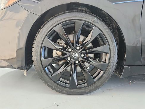 Used 2022 Nissan Maxima SR image 42