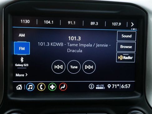 Used 2020 Chevrolet Silverado 1500 LT Trail Boss AWD/4WD image 18
