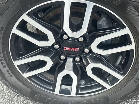 Certified 2023 GMC Yukon XL AT4 w/ AT4 Premium Plus Package AWD/4WD image 9
