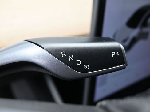 Used 2018 Tesla Model 3 Long Range image 19