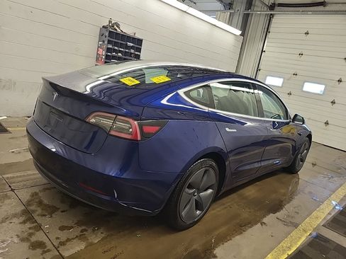 Used 2020 Tesla Model 3 Standard Range Plus image 4