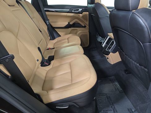 Used 2016 Porsche Cayenne image 26