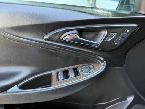 Used 2017 Chevrolet Malibu Premier w/ Driver Confidence Package image 16