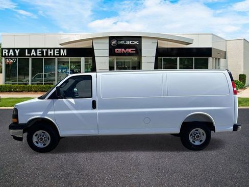 New 2026 GMC Savana 2500 Extended image 2