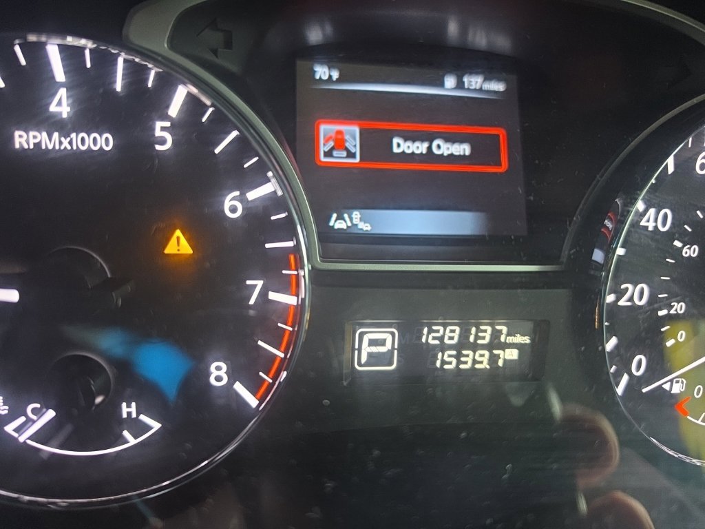 Used 2015 Nissan Altima 2.5 SL w/ Technology Package FWD image 12