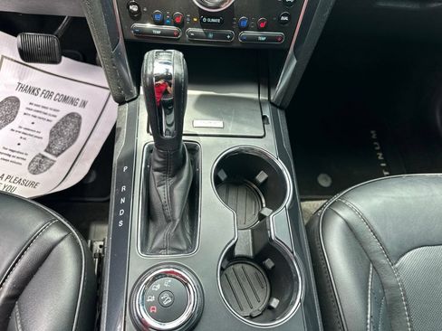Used 2018 Ford Explorer Platinum AWD/4WD image 22