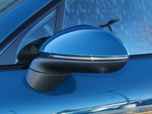 Certified 2025 Porsche Cayenne Coupe image 14