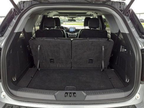 Used 2023 Ford Explorer XLT w/ Equipment Group 202A image 11