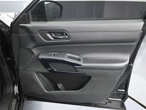 Used 2024 Nissan Pathfinder SV w/ Lighting Package (N92) image 32