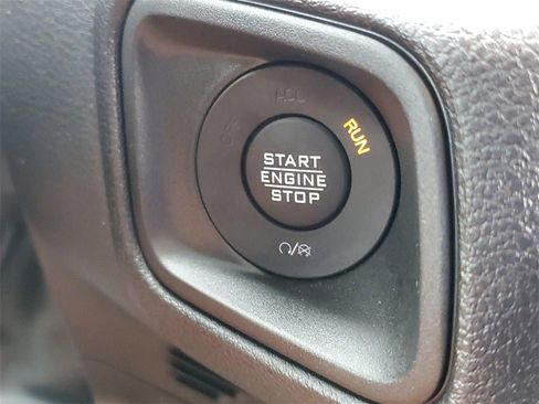 Used 2025 Jeep Wrangler Sport image 37