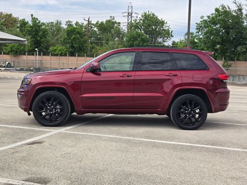 Used 2018 Jeep Grand Cherokee Altitude image 6