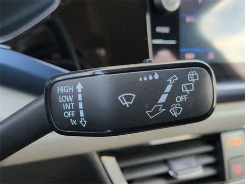 Used 2024 Volkswagen Taos SE image 26