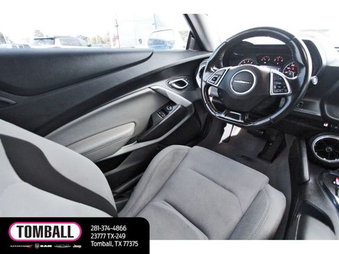 Used 2023 Chevrolet Camaro LT RWD image 9