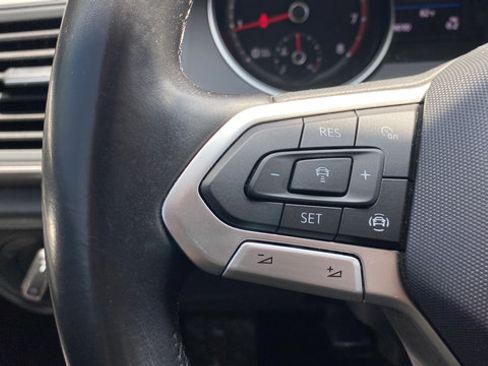 Used 2020 Volkswagen Atlas Cross Sport SE AWD/4WD image 32