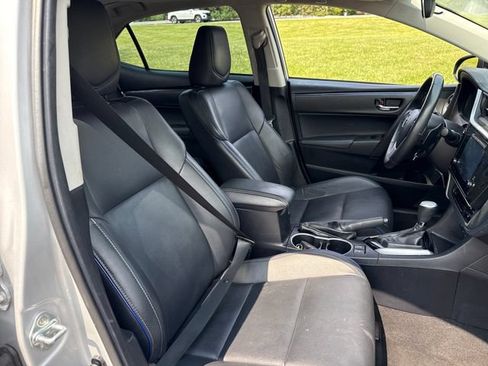 Used 2018 Toyota Corolla XSE FWD image 13