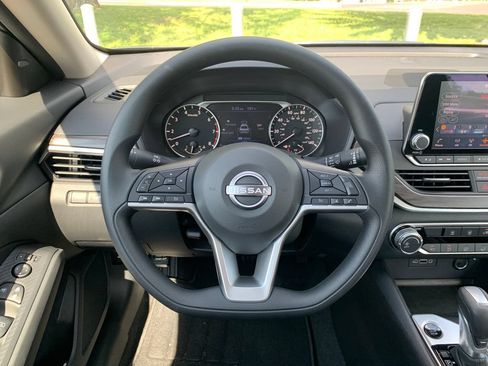 New 2026 Nissan Altima 2.5 SV w/ SV Special Edition Package FWD image 8