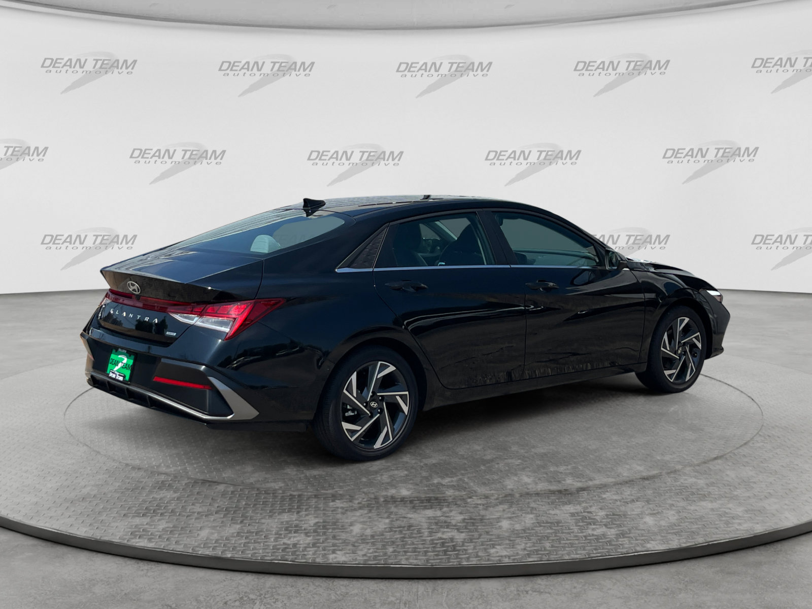 Used 2025 Hyundai Elantra Limited FWD image 7