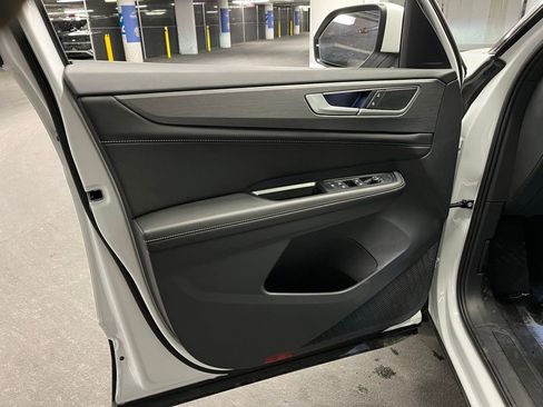 New 2026 Volkswagen Atlas Cross Sport SE image 18