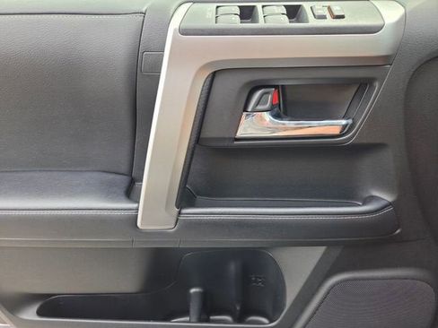 Used 2023 Toyota 4Runner SR5 Premium w/ Moonroof Package RWD image 33