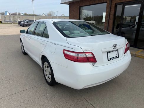 Used 2007 Toyota Camry LE FWD image 3