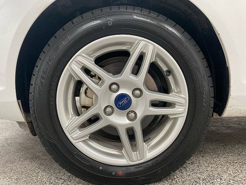 Used 2017 Ford Fiesta SE image 22