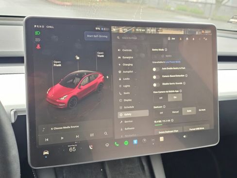 Used 2024 Tesla Model Y Performance image 38