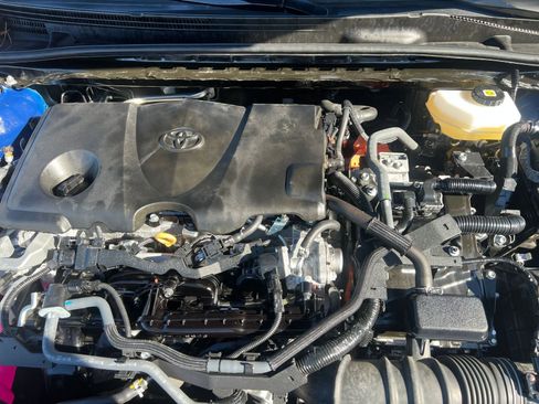 Used 2025 Toyota Camry LE image 32