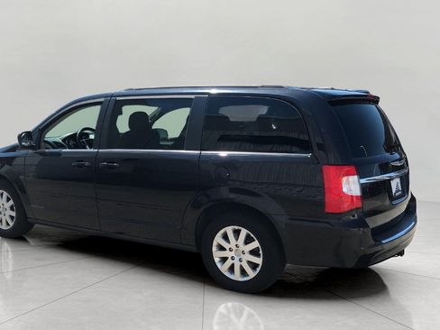 Used 2016 Chrysler Town & Country LX FWD image 20