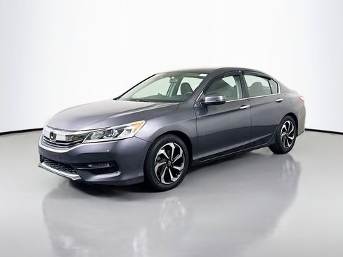 Used 2017 Honda Accord EX image 4