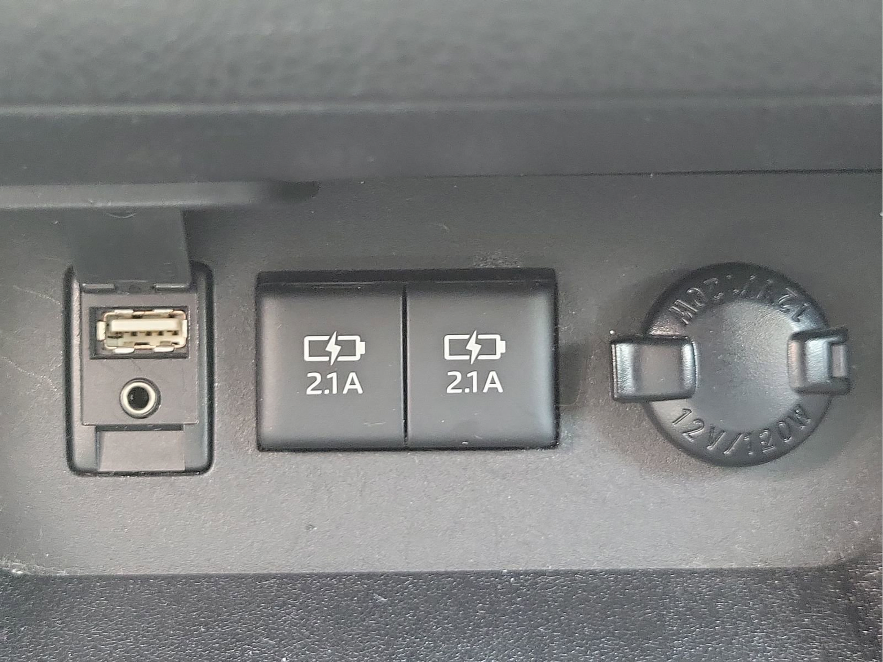 Used 2018 Toyota Highlander Plus AWD/4WD image 26