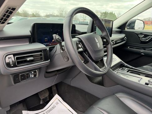 Used 2025 Lincoln Aviator AWD image 15