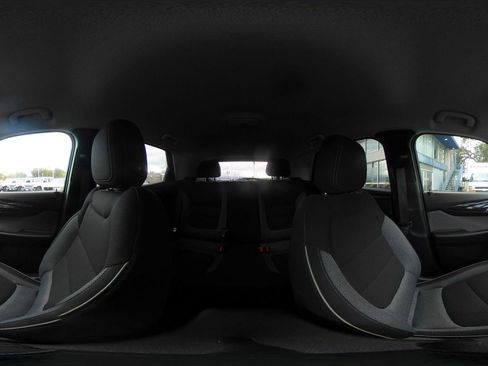 Used 2025 Chevrolet TrailBlazer LT image 40