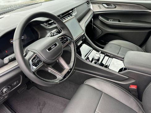 New 2025 Jeep Grand Cherokee Overland w/ Adv Protech Group III image 10