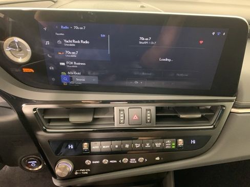 Used 2025 Lexus ES 300h F Sport w/ Accessory Package (Z2) image 24