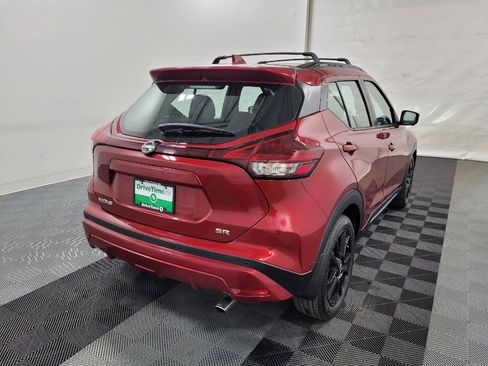 Used 2022 Nissan Kicks SR w/ Interior Electronics Package FWD image 9