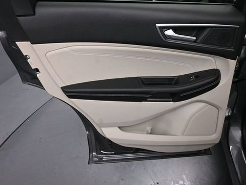Certified 2024 Ford Edge Titanium AWD/4WD image 22