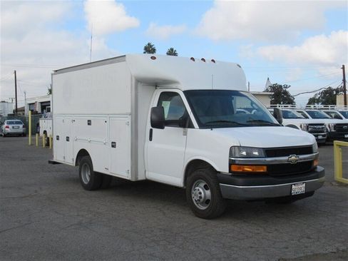 Used 2016 Chevrolet Express 3500 image 1