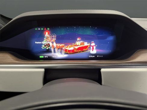 Used 2022 Tesla Model S image 17