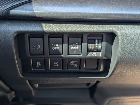 Used 2025 Subaru Forester Wilderness w/ Convenience Package AWD/4WD image 19