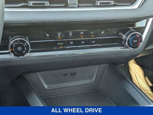 New 2026 Chevrolet Equinox LT w/ LPO, Floor Liner Package image 23