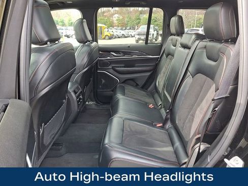 Used 2022 Jeep Grand Cherokee Trailhawk w/ ADV Protech Group II AWD/4WD image 21