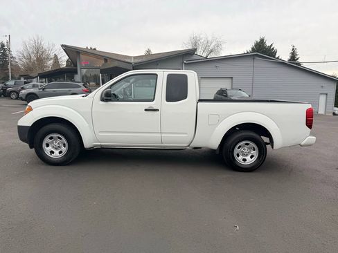 Used 2019 Nissan Frontier S image 2