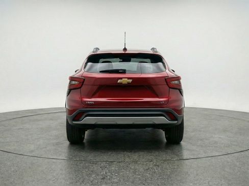 Used 2025 Chevrolet Trax LT w/ LT Convenience Package FWD image 7