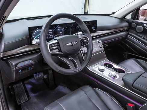 Certified 2025 Genesis GV80 2.5T Prestige image 2