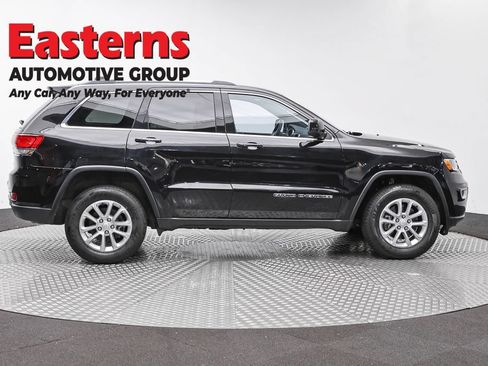 Used 2021 Jeep Grand Cherokee Laredo AWD/4WD image 4