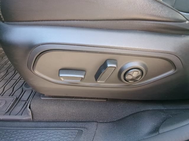 Used 2024 Jeep Grand Cherokee Limited w/ Luxury Tech Group II AWD/4WD image 11