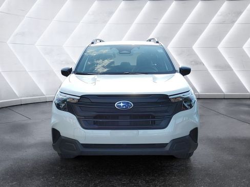 Used 2025 Subaru Forester AWD/4WD image 2