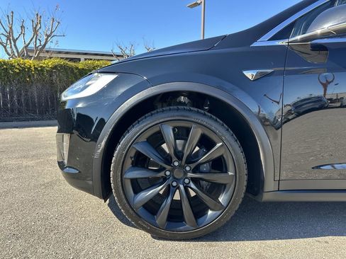 Used 2018 Tesla Model X 100D image 18